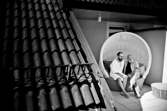 Bräutigam mit Vater Hochzeitsfotografie Marburg