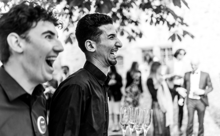 Hochzeit-Schlossromrod-sarah-stephan10 Männer lachen, Hochzeit auf Schloss Romrod