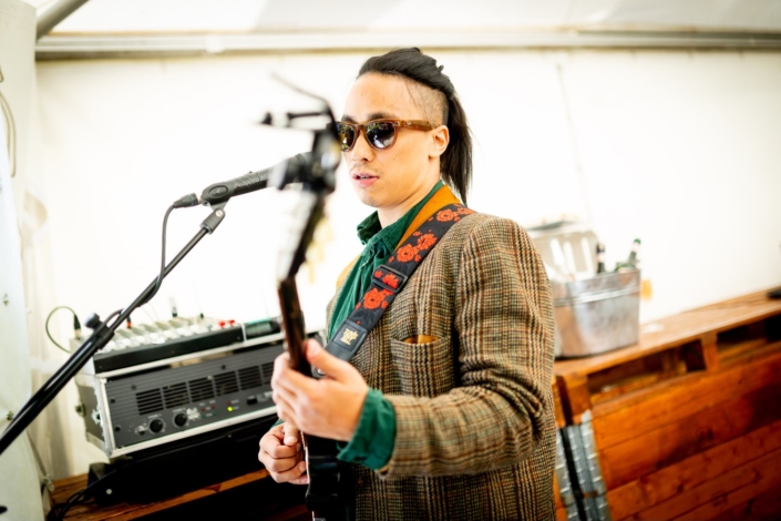 Hochzeit-Schlossromrod-sarah-stephan12 Sektempfang Musiker auf Schloss Romrod