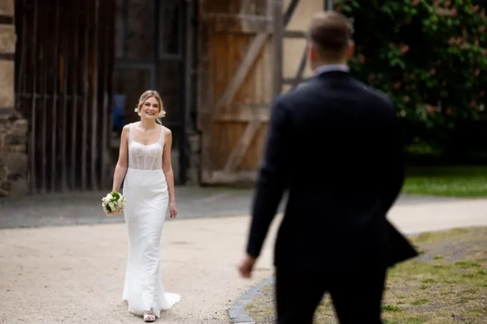 Hochzeit-Schlossromrod-sarah-stephan4 First Look Shooting auf Schloss Romrod